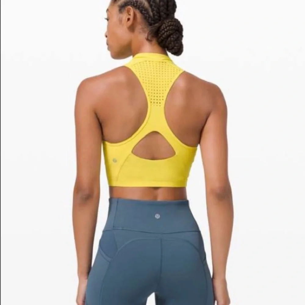 Lululemon Unleashed Strength Sports Bra Teal Color.